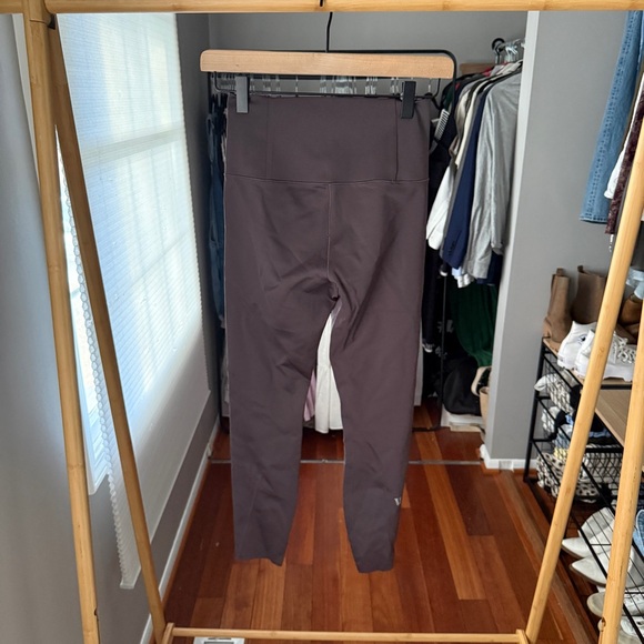 Vuori evolve leggings | Color: plum | Size: S - Picture 5 of 7